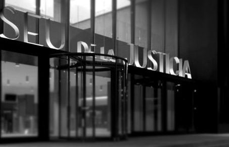 Entrada a la Seu de la Justícia d'Andorra